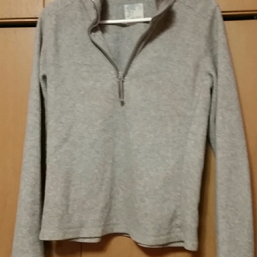 Light gray pullover